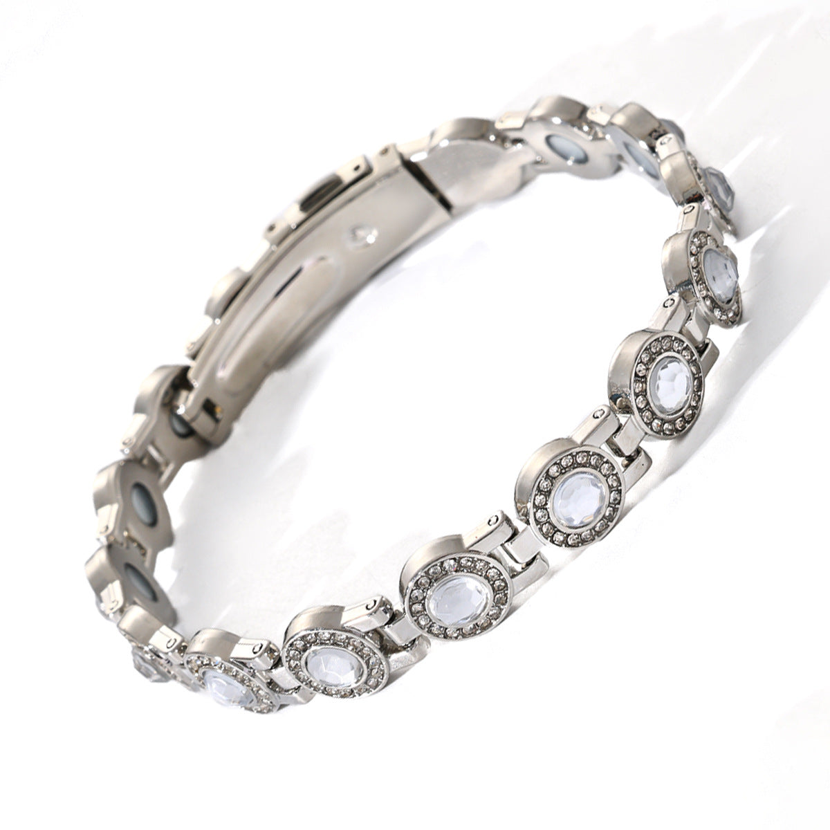 Clover Magnetic Bracelet for Women – Lightweight Alloy with Rhinestones